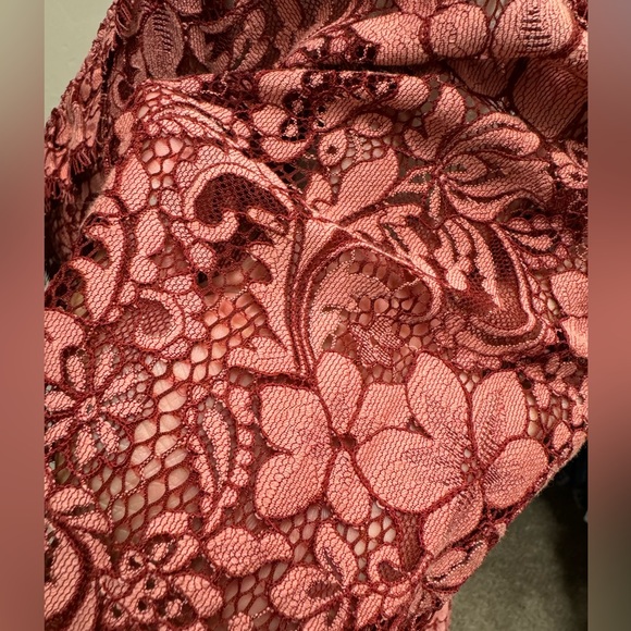 For love and lemons preowned size L but runs small - Picture 8 of 17